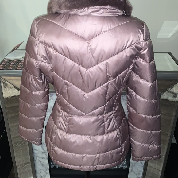 Kenneth Cole puffer jacket with faux fur collar. - Picture 4 of 7